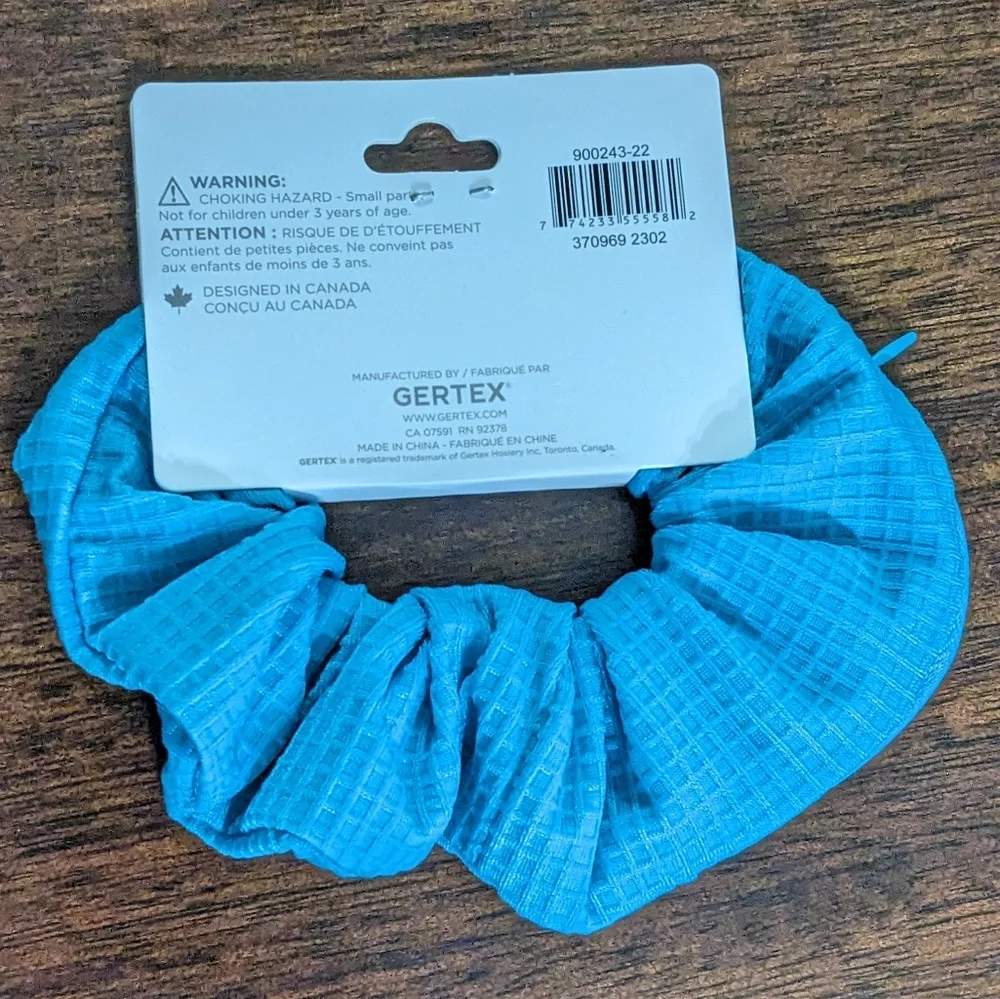 NWT Sophi Soft Light Blue Hair Scrunchie With Zipper